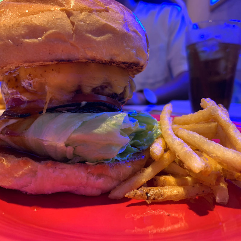 チェダーチーズバーガー(GIFT 下北沢HOME （ギフト）)