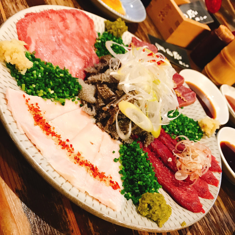 刺し盛り(もつ焼塩田屋)