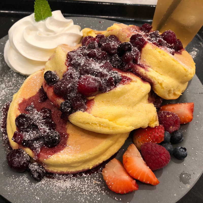 カスタードとミックスベリーのパンケーキ（3枚）(ELK NEW YORK BRUNCH あべのキューズモール店)