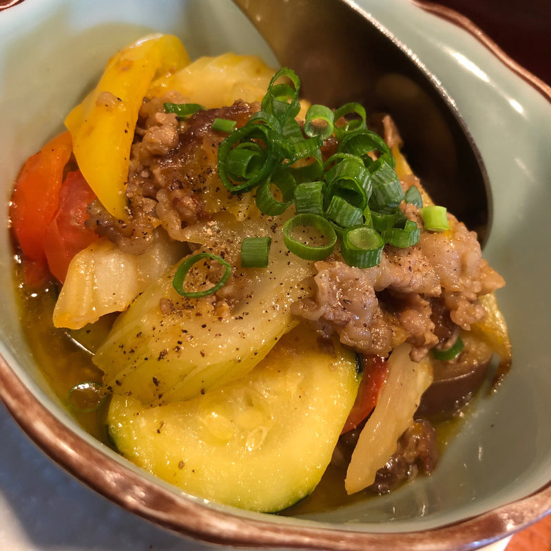 牛バラと夏野菜の黒酢炒め(この世の天国 町田)