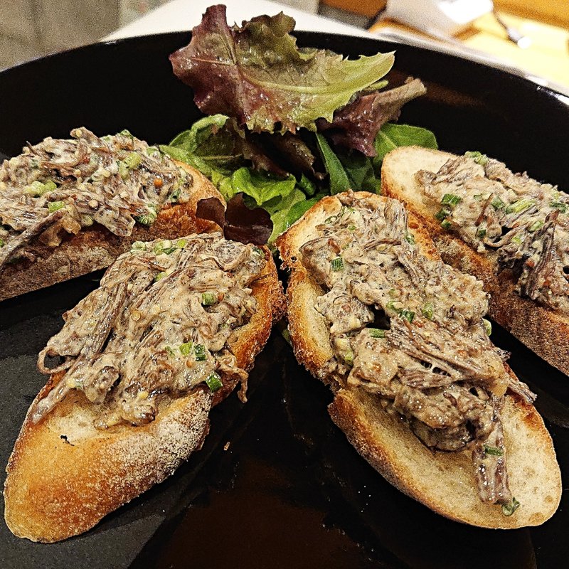 熊肉の自家製コンビーフ(燈火)