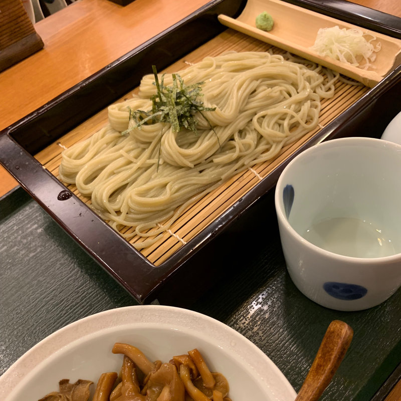 なめこおろしへぎそば(越後長岡 小嶋屋 CoCoLo新潟店 （えちごながおか こじまや）)