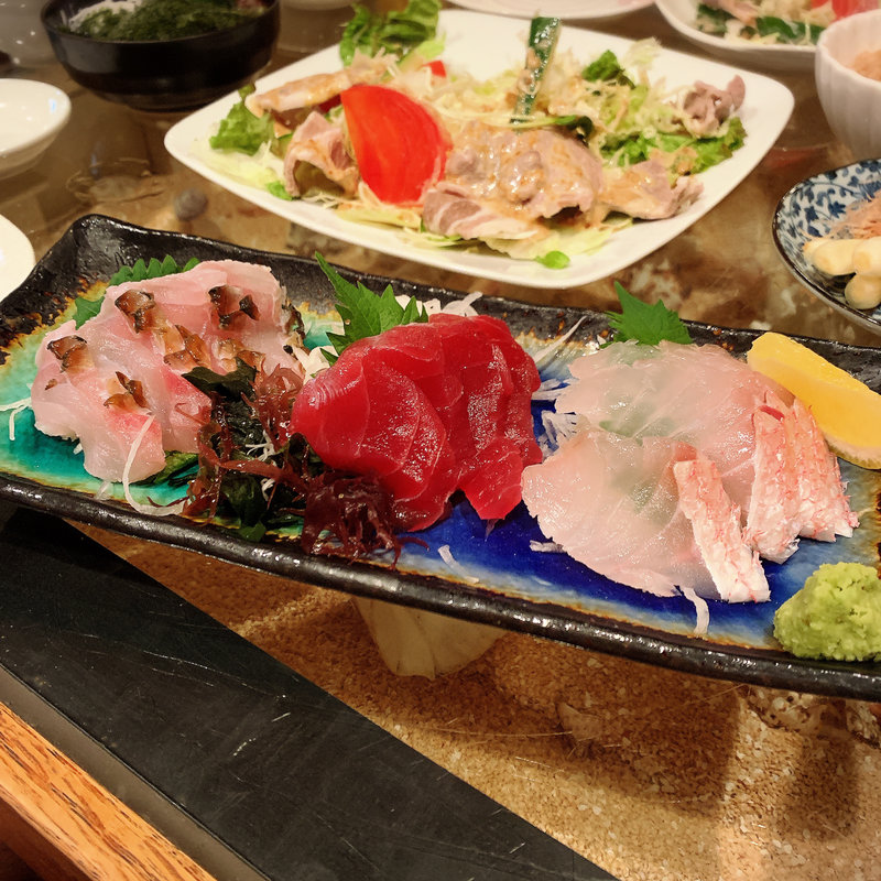 お刺身盛り合わせ(海音 （みおん）)
