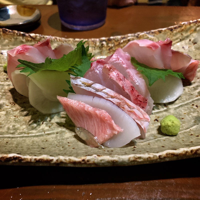 沖縄近海鮮魚の刺身盛り(旬菜処びいどろ)