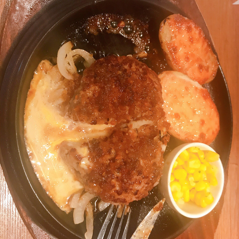 チーズインハンバーグ（240ｇ）(シェーンズバーグ 錦糸町店)