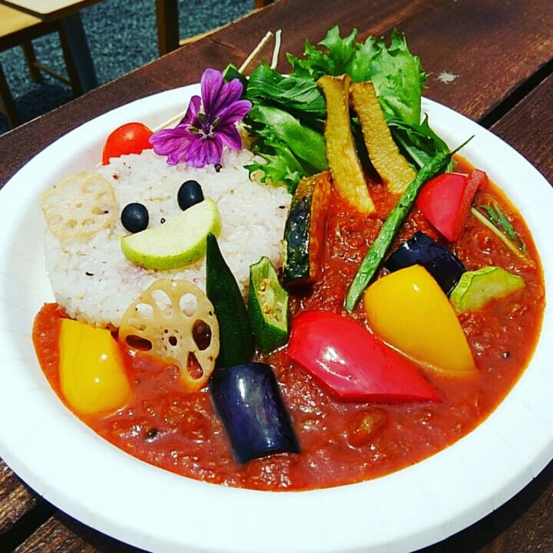 野菜のカレー(薬膳カレーかくたに LOCASSE TAMBA )