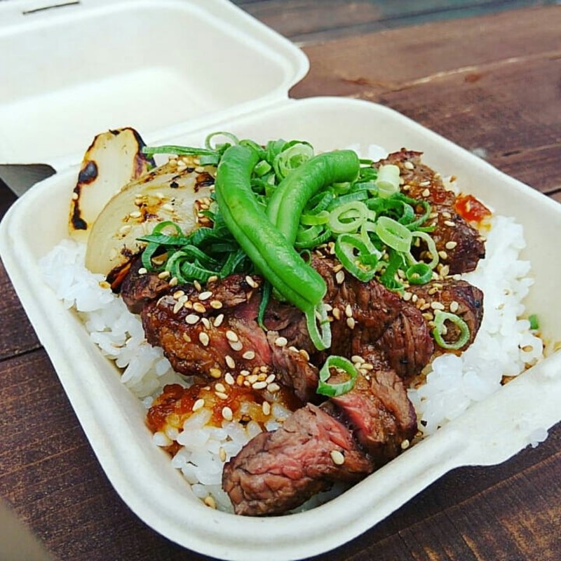 ステーキ丼(TAMBA ALBERO LOCASSE TAMBA )