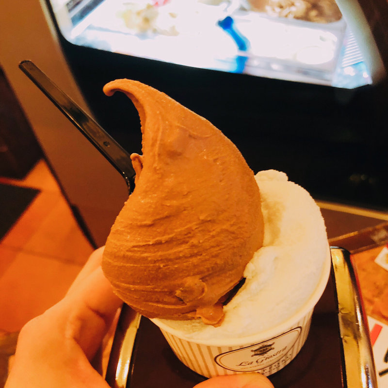 チョコレート バニラ(ラ・ジョストラ ジェラテリア)