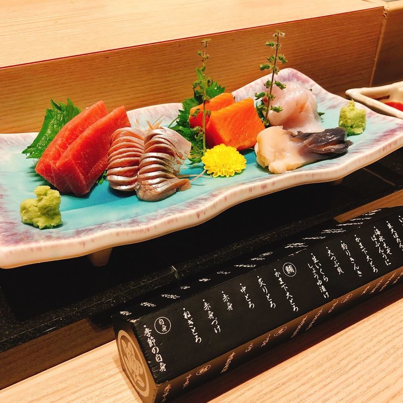 旬のお造り五点盛り(おたる政寿司 新宿)