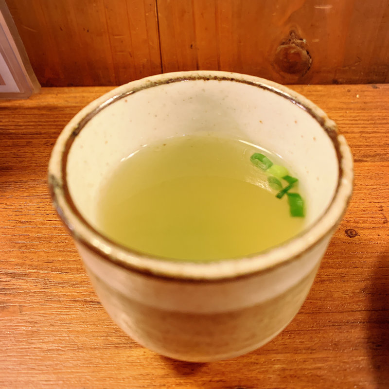 自慢の鶏スープ(元祖やきとり串八珍中目黒店)