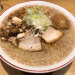 蔵出し 醤油らーめん(まったり) チャーシュー+玉ねぎ 鯛と鮪の江戸前丼(きたかた食堂 )