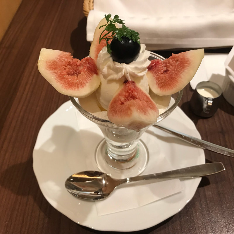 いちぢくのパフェ(京橋千疋屋 表参道原宿店)