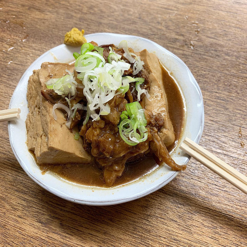 煮込み豆腐(大衆酒場 馬越)