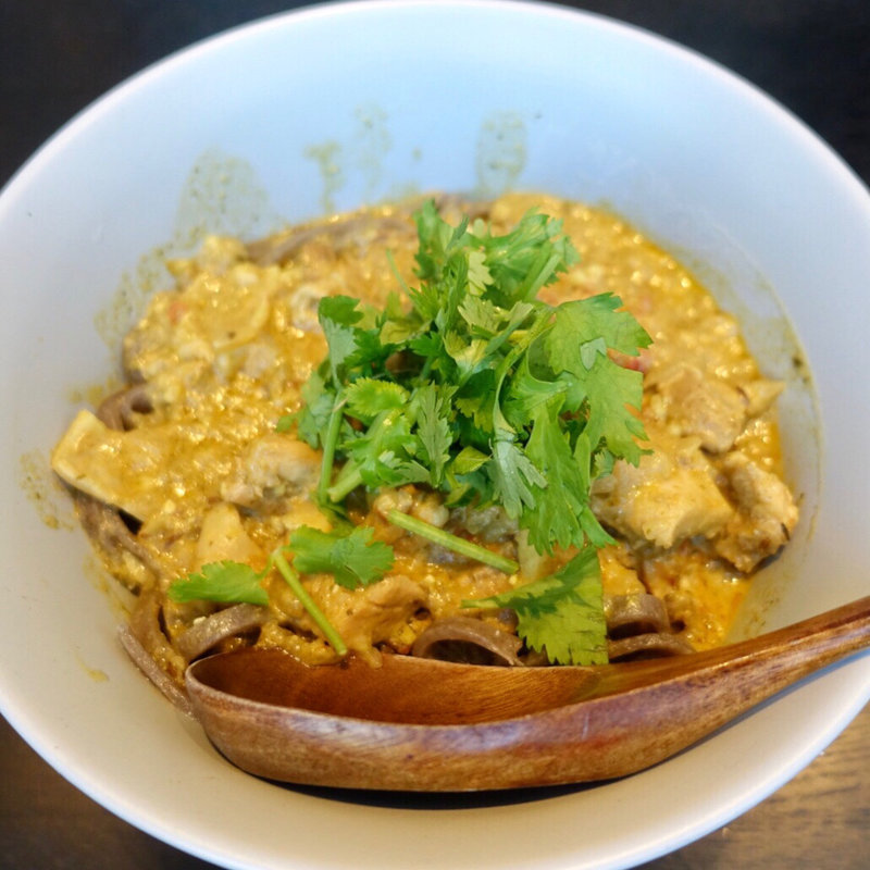 パクチーココナッツカレーそば(蕎麦・酒・穀米 酢重 Indigo 渋谷ストリーム)