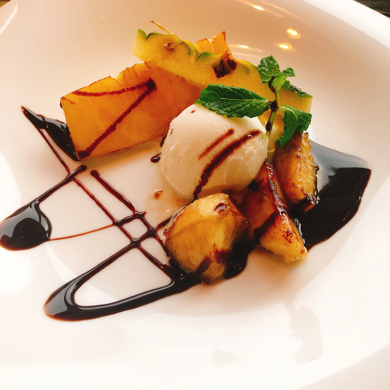 焼きフルーツとアイスクリーム(ステーキハウス桂  札幌プリンスホテル)