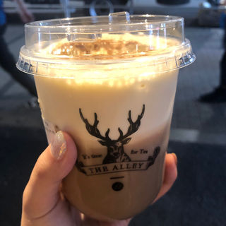 チーズクリーム黒糖ラテ(THE ALLEY 代官山店)