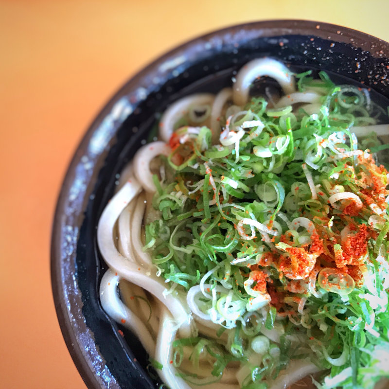 素うどん(牧のうどん マリナタウン店)