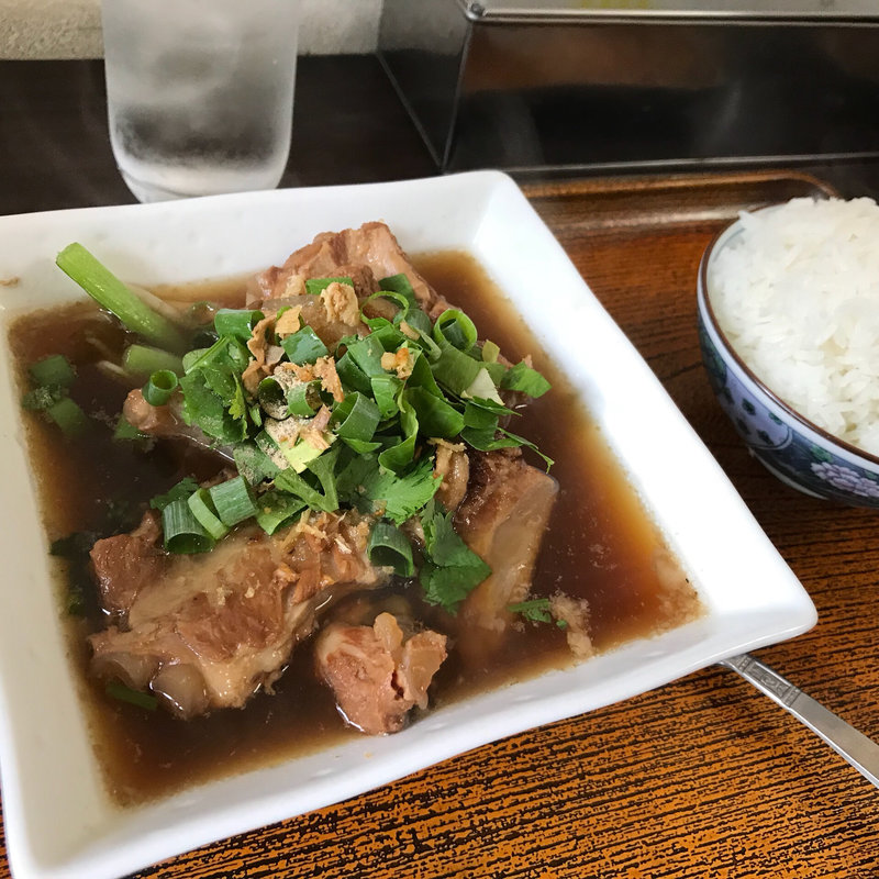 豚肉煮込みスープ(ファンサパロット)