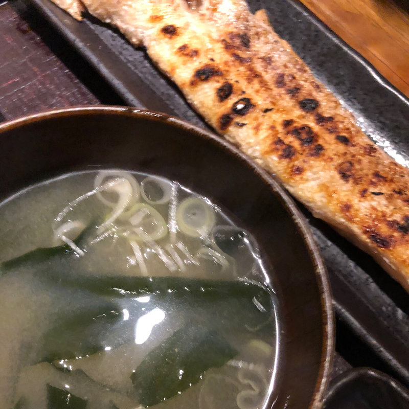 サーモンハラス干し定食(炭火焼干物食堂 越後屋 八十吉)