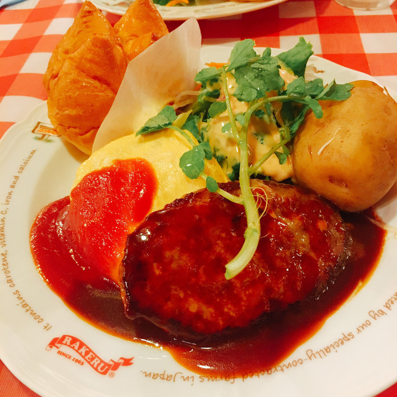 モツァレラチーズ入りオムライス(ラケル 渋谷宮益坂店)