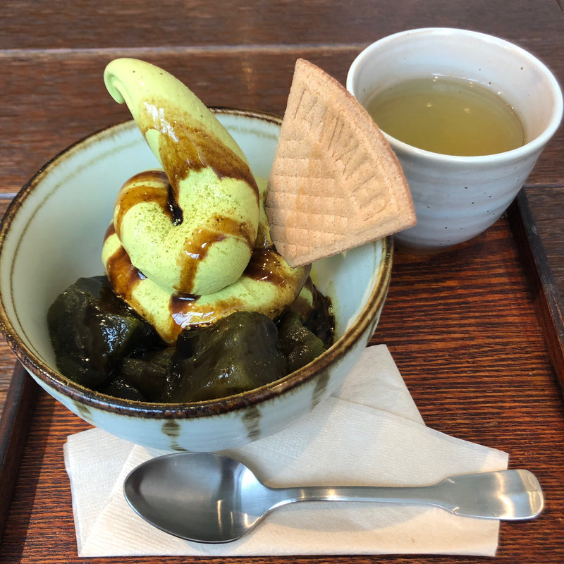 贅沢抹茶のわらび餅パフェ（黒蜜添え）抹茶入り緑茶セット (GLOU GLOU REEFUR （グルグル リーファー【旧店名】ロザリー）)