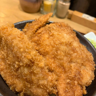 カツ丼セット 新潟カツ丼 タレカツ 神保町本店 の口コミ一覧 おいしい一皿が集まるグルメコミュニティサービス Sarah