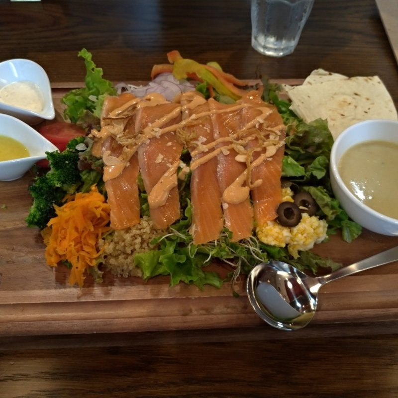 サラダプレートランチ(サクレフルール日本橋)