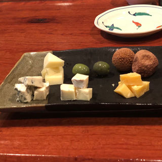 チーズ盛り合わせ(ガンジューヤ)