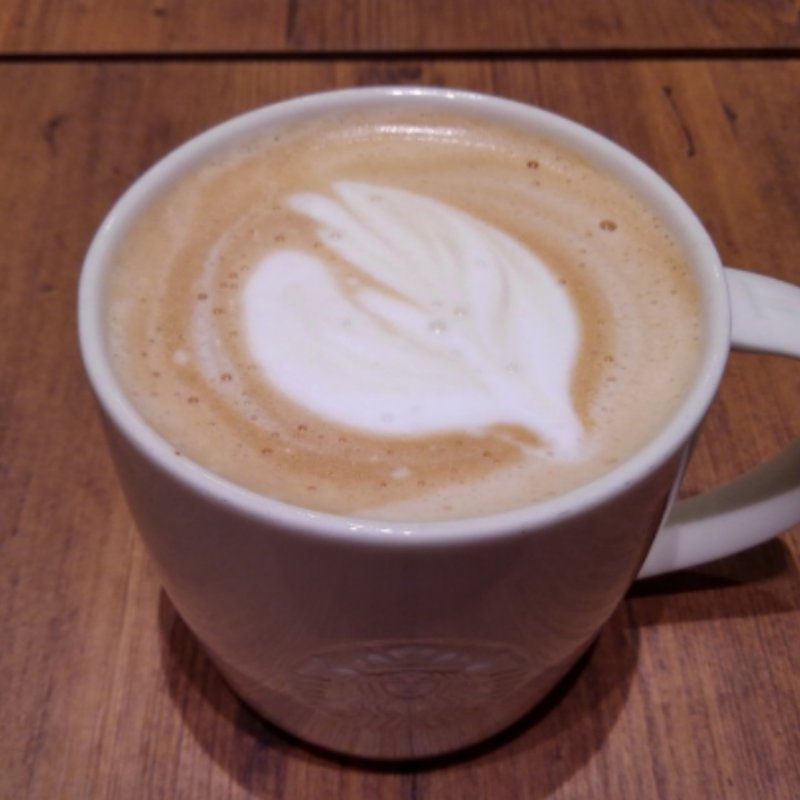 スターバックスラテ(スターバックス・コーヒー 那覇空港北ウィング店 )