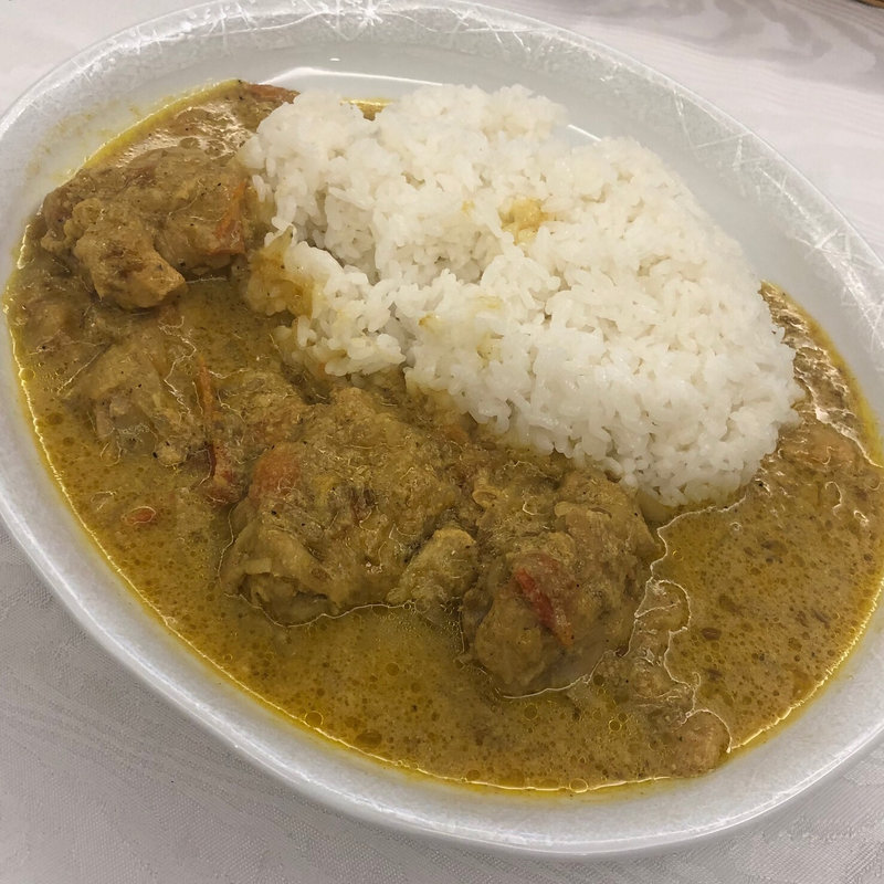 藤倉さんの鶏もも肉とトマトのバターチキンカレー(レストラン・グランド )