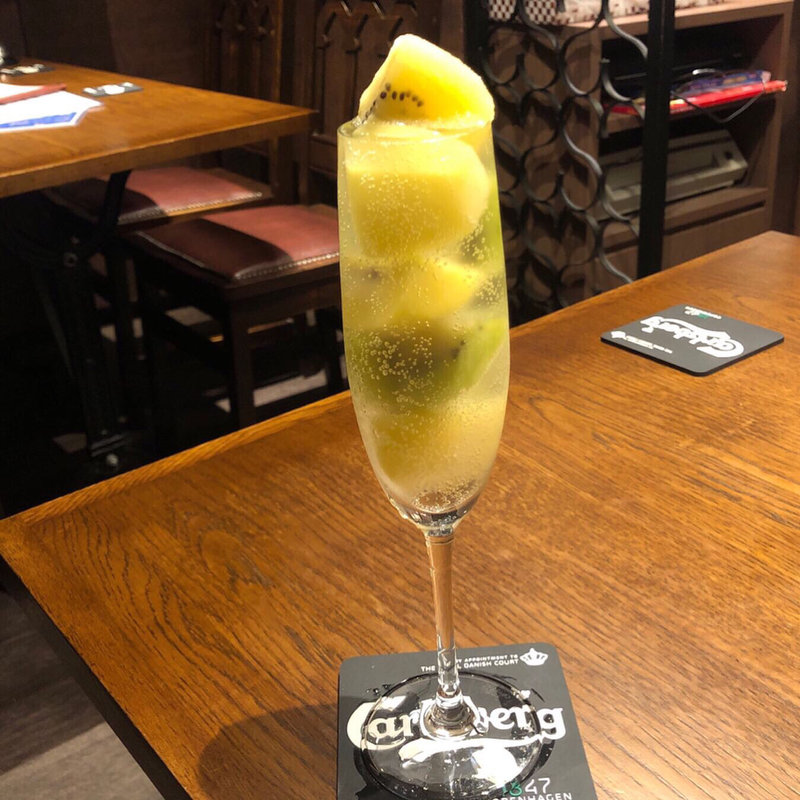 なみ盛りスパークリングワイン キウイ(Kame Bar 8 )