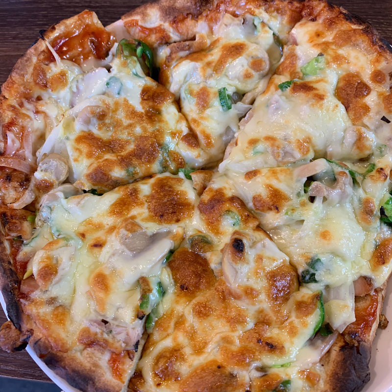 ナンピザ(立呑 稼鶏酒場)