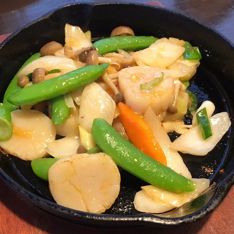 鉄板式活ホタテのXO醬炒め(ジャスミンガーデン )