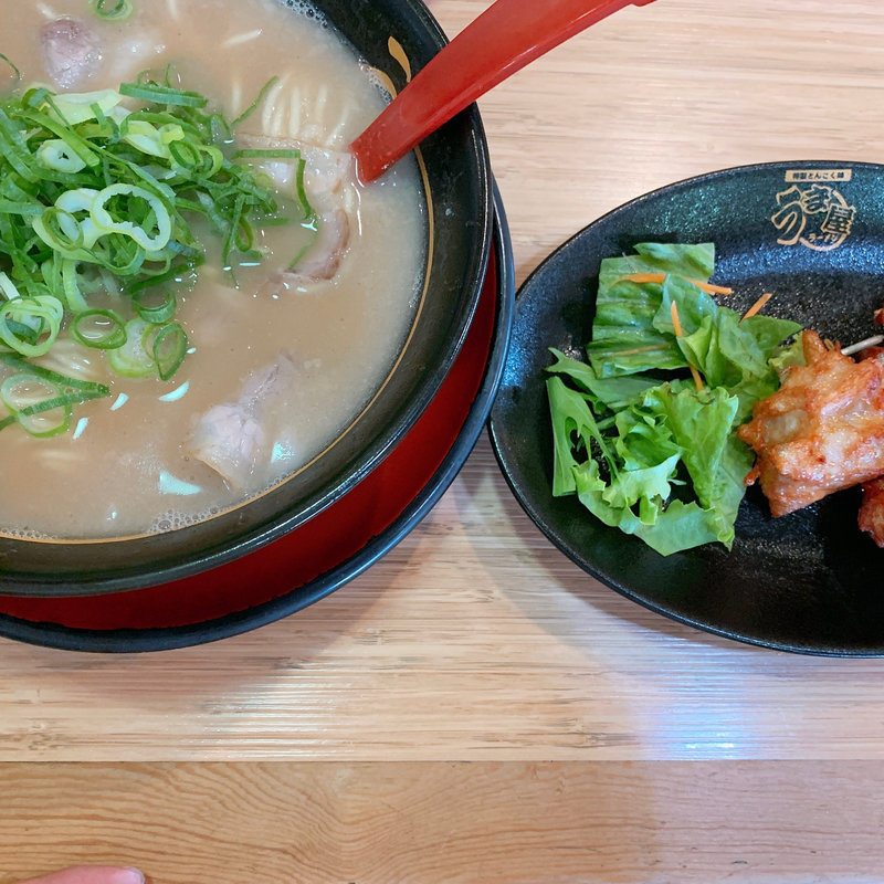 ラーメン唐揚げセット(豚旨うま屋ラーメン名北店)