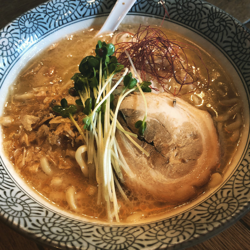 焦がしニンニク ホワイト(麺Dining比内地鶏白湯らーめん志道)