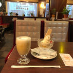 ソフトクリーム(洋菓子・喫茶ボンボン)
