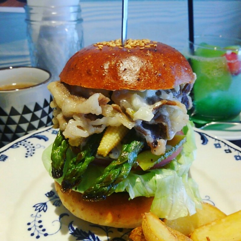 G20バーガー 特製牛だしスープ付(だるま珈琲)