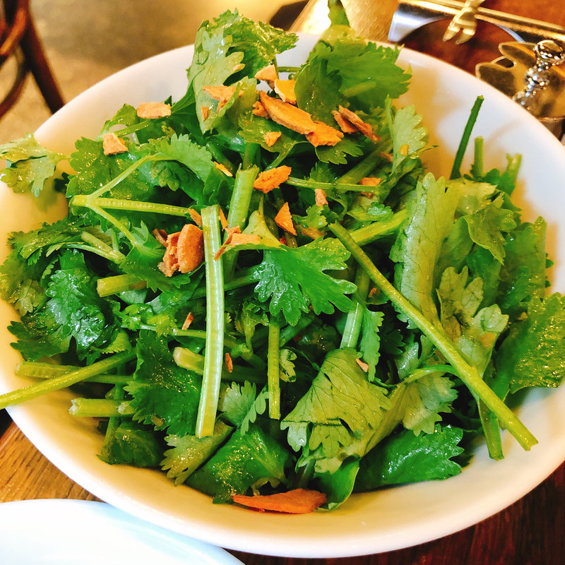 パクチーサラダ(オイスターバー＆レストラン オストレア 新宿三丁目店 Ostrea oyster bar & restaurant)