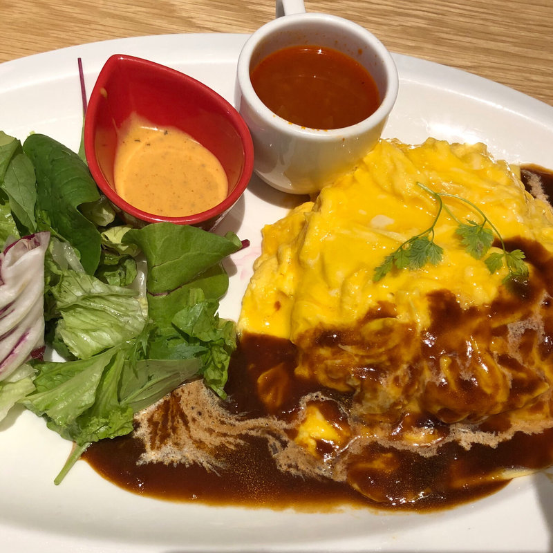 ふわっとろオムライス濃厚デミグラスソース（スープ付）(むさしの森珈琲 高松レインボーロード店)