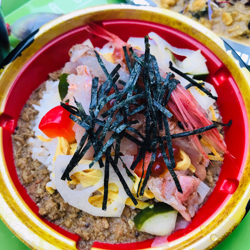 海鮮スパイスちらし寿司(油野美術館)