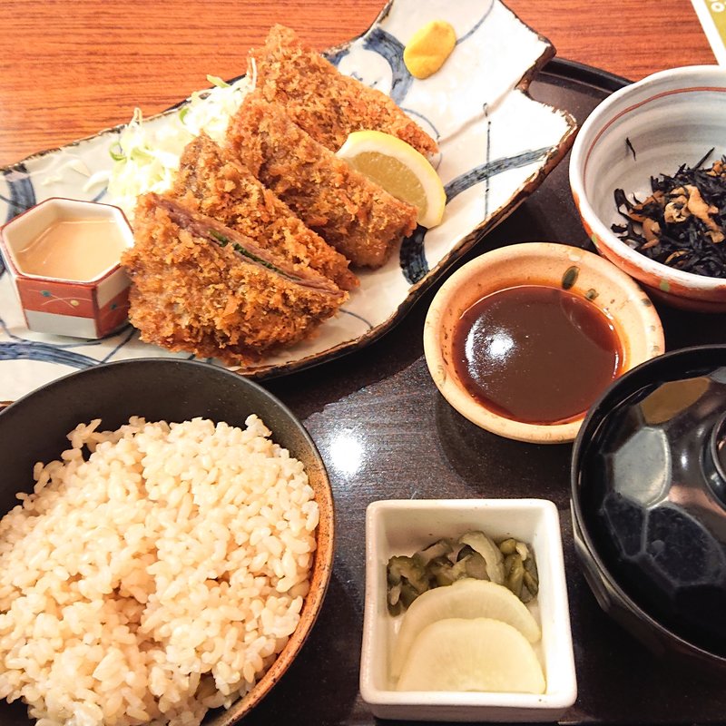 ミルフィーユのトンカツ定食(板前ごはん 音音 ラゾーナ川崎店 （オトオト）)