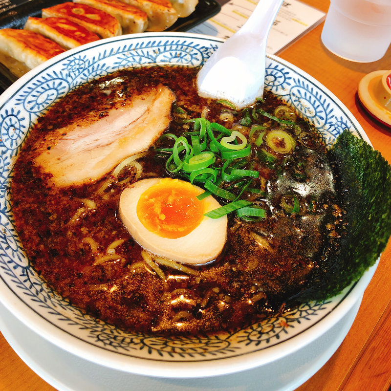 黒 熟成醤油 とんこつラーメン(丸源ラーメン 川口芝店)