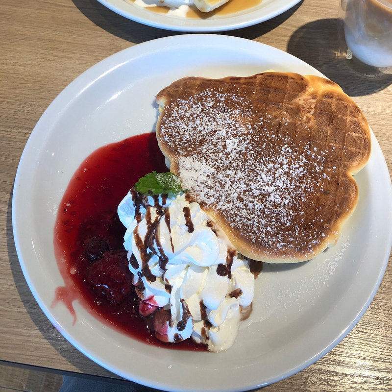 スフレワッフルパンケーキ チョコ＆ベリー(メロウ ブラウン コーヒー イオンモール京都桂川店 （MELLOW BROWN COFFEE）)