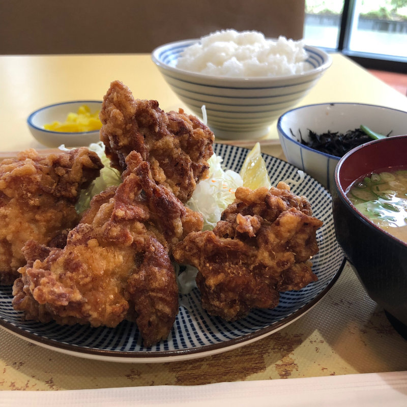 こんがり鶏の唐揚げ定食(まいどおおきに食堂 SAKAI 総合医療センター食堂)