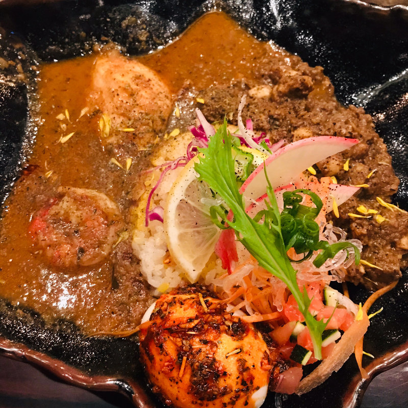 2種あいがけ スパイス玉子トッピング(バガワーン・カレー)