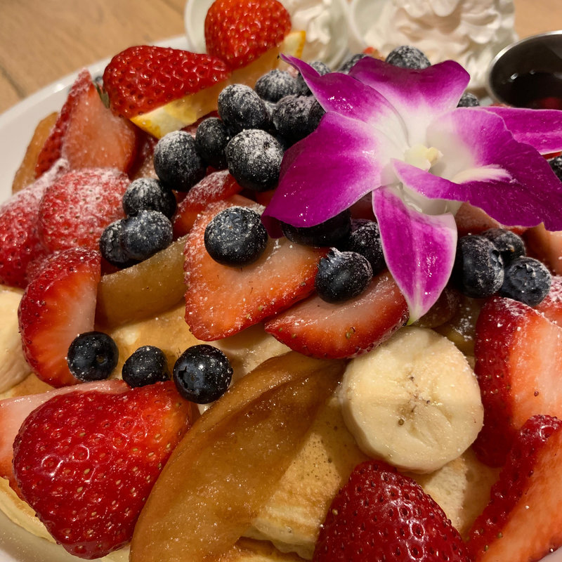 カイラ・オリジナル・パンケーキ（トッピング全部のせ）(Cafe Kaila 表参道店 （カフェ・カイラ）)