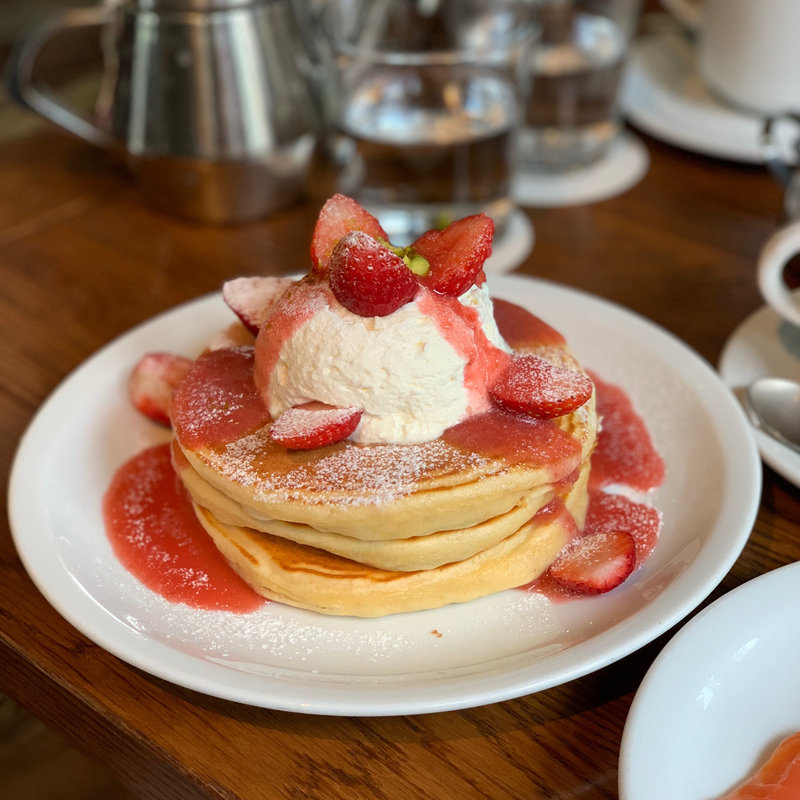 バターミルクパンケーキ フルーツのせ(IVY PLACE)