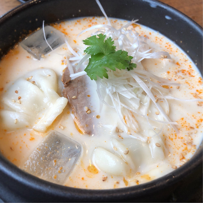 冷麺入りパイタン餃子(ホワイト餃子 はながさ )