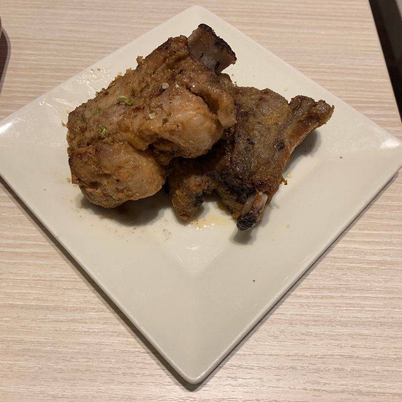 スペアリブ(炭火焼き 豚丼まる家)