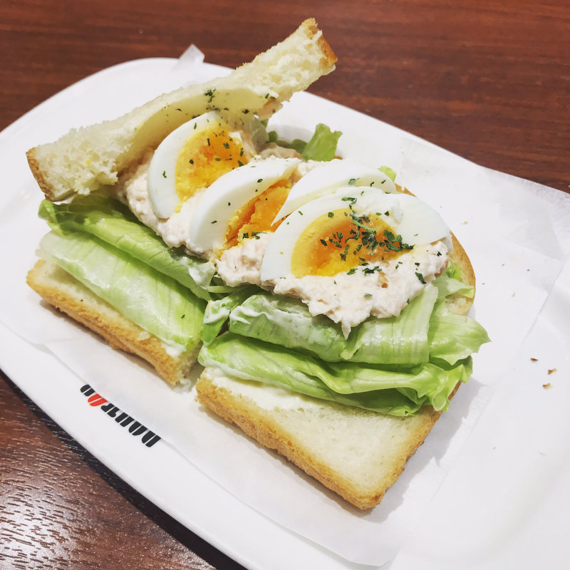 スモークチキンと半熟たまご(ドトールコーヒーショップ 九段店)